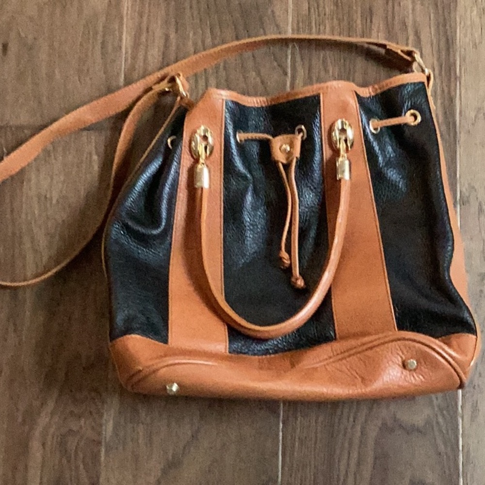 Valentina leather drawstring purse